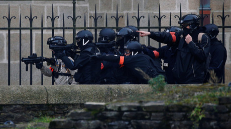 Les policiers interviennent avec leurs lanceurs de balle de défense à Nantes lors d'une opération de maintien de l'ordre le 26 janvier 2019 à Nantes (image d'illustration).
