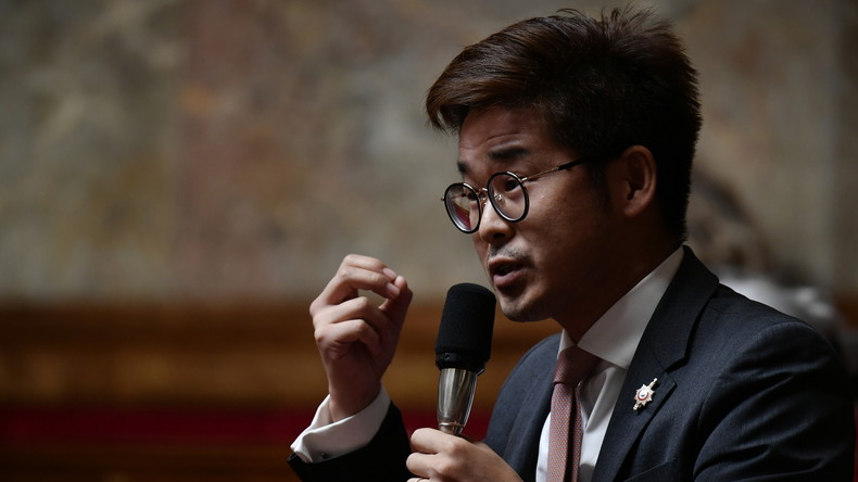 Vidéos de Griveaux : Son-Forget demande la levée de l'asile politique de Piotr Pavlenski