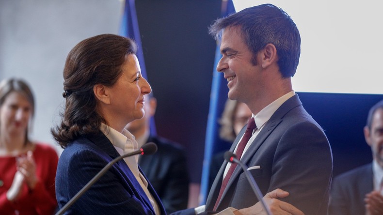 En larmes, Agnès Buzyn quitte le ministère de la Santé, léguant plusieurs chantiers à son successeur