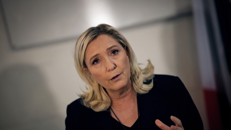 Marine Le Pen pourrait quitter la présidence du RN mais garder le soutien du parti pour 2022