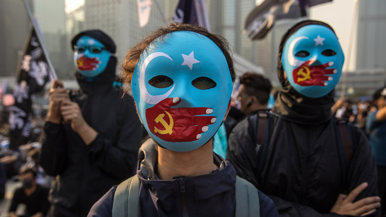 Apple, Nike, BMW... 83 multinationales accusées d'être liées au travail forcé de Ouïghours en Chine