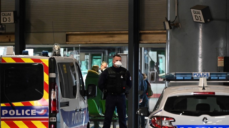 Covid-19 : les syndicats de police sortent «frustrés» d'une réunion à Beauvau