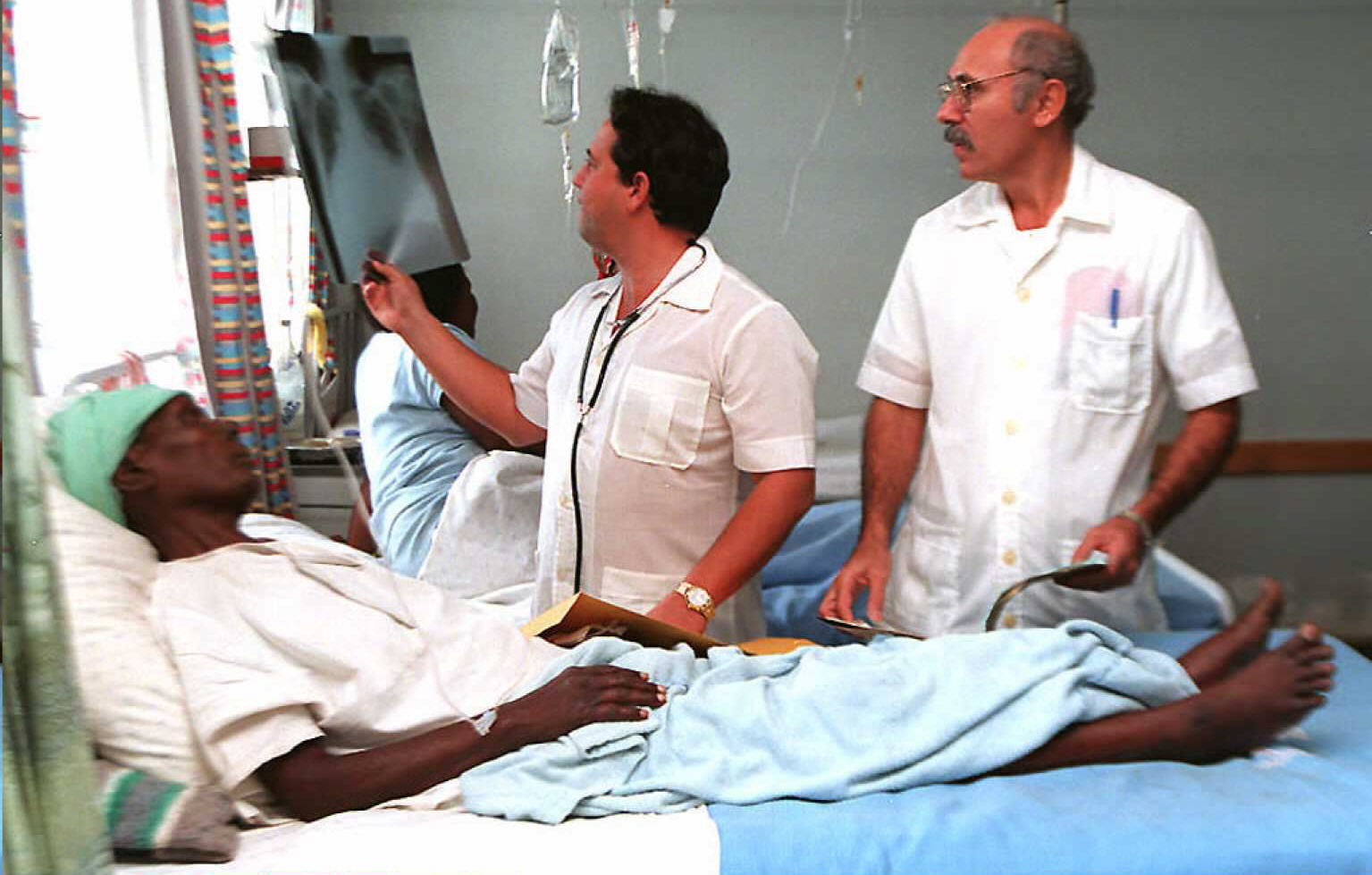 L'internationalisme des médecins cubains : une longue histoire révolutionnaire