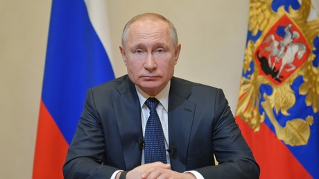 Le président russe Vladimir Poutine s'adresse à la nation au sujet de la pandémie de Covid-19, depuis la résidence de Novo-Ogariovo, dans les environs de Moscou, le 25 mars 2020.
