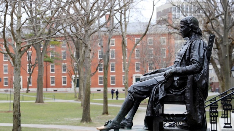 La distanciation sociale pourrait être nécessaire jusqu'en 2022, selon des chercheurs d'Harvard