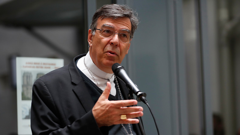 Une messe à huis clos interrompue par des policiers : l'archevêque de Paris s'insurge