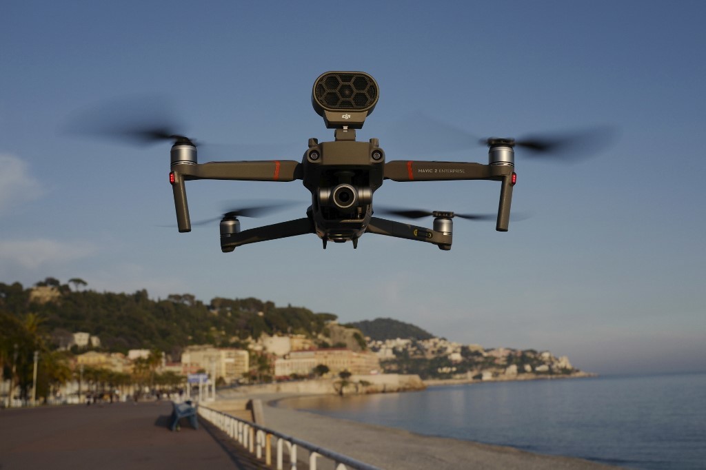 Lutte contre le Covid-19 : drones, robots... les nouvelles technologies en renfort