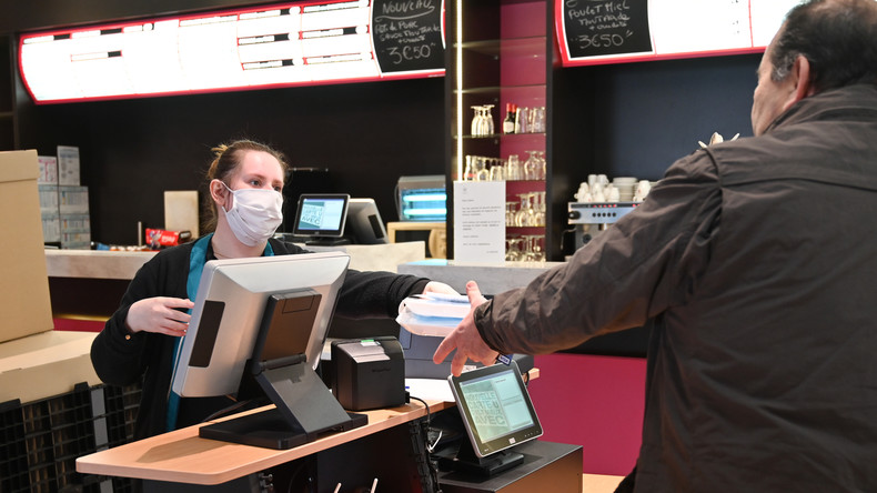Ventes de masques : le président de la Région Paca met en cause la grande distribution