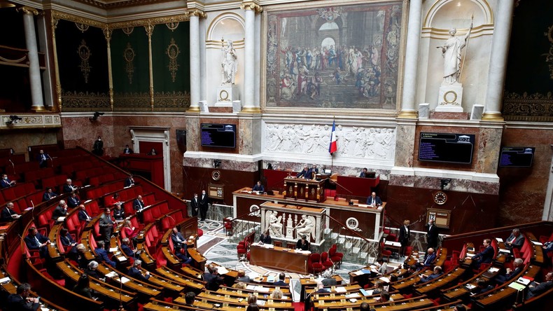 LREM perd la majorité absolue à l'Assemblée, avec la création d'un groupe de marcheurs dissidents
