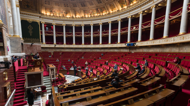 Le Parlement valide l'utilisation de l'application de traçage StopCovid