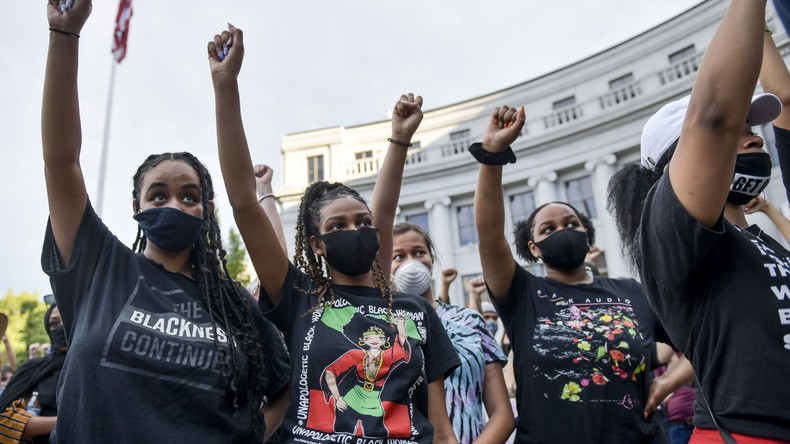 Décès de George Floyd : nombreuses manifestations aux Etats-Unis malgré l'inculpation d'un policier