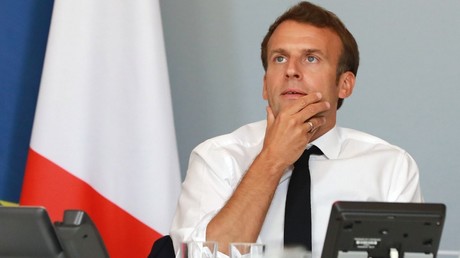 Emmanuel Macron lors d'une réunion par visioconférence, le 6 mai 2020, depuis le palais de l'Elysée, à Paris (image d'illustration).