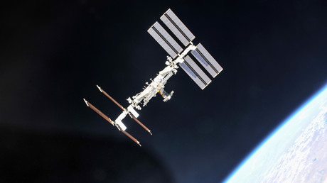 La Station spatiale internationale (ISS) photographiée par les membres de l'équipage de l'expédition à partir du vaisseau spatial Soyouz, le 4 octobre 2018