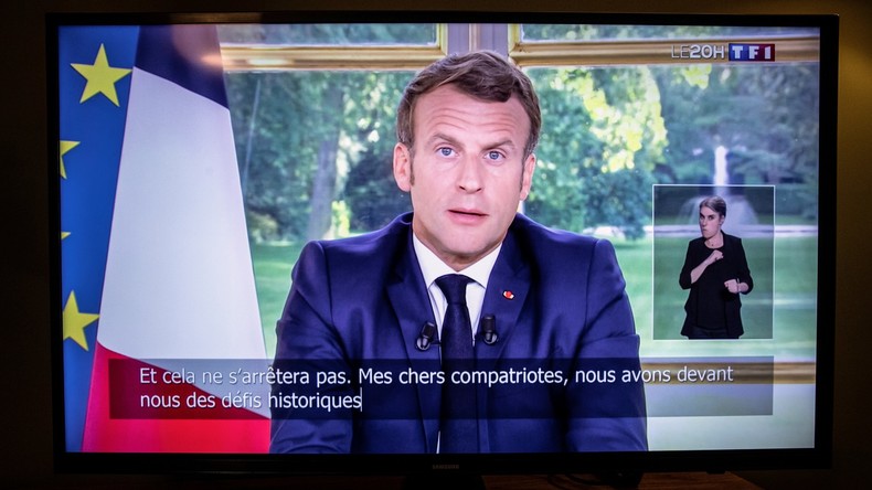 «Poncifs», «les mêmes obsessions», «il ment» : la sphère politique réagit au discours de Macron