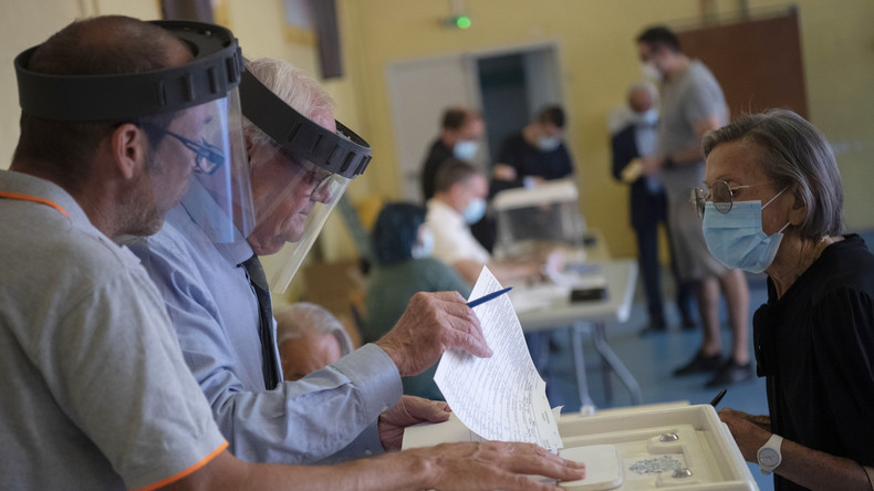 Municipales : un scrutin marqué par un taux d'abstention record, aux alentours de 60%