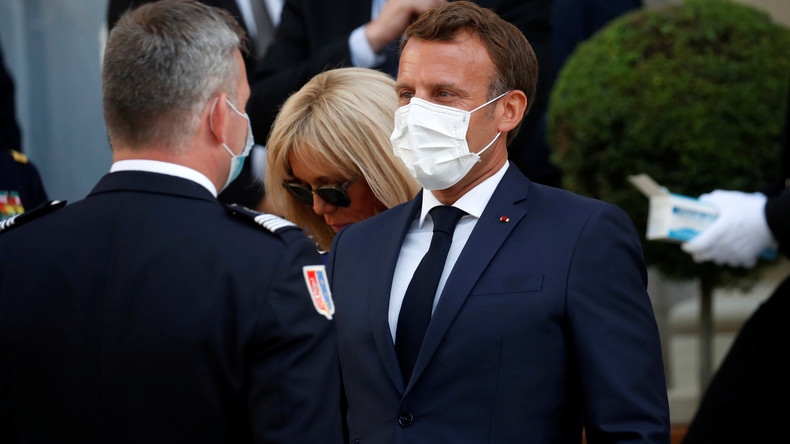 Emmanuel Macron donne une interview depuis l'Elysée pour le 14 juillet
