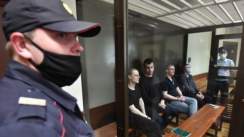 Russie : jusqu'à 7 ans et demi de détention requis contre des jeunes accusés d'extrémisme