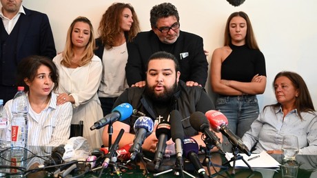 Le fils de Cédric Chouviat, Ryan, s'exprime lors d'une conférence de presse le 23 juin 2020, à Paris (image d'illustration).
