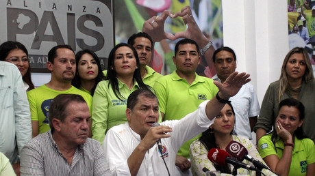 L'ancien président équatorien Rafael Correa s'adresse aux médias au siège de son parti Alianza Pais à Guayaquil, Equateur, le 25 novembre 2017.  (image d'illustration)