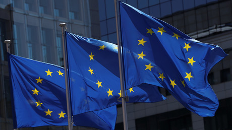 Des drapeaux de l'Union européenne au siège de la Commission à Bruxelles (image d'illustration).