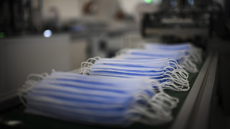Covid-19 : pourquoi les masques sont-ils encore chers en France ?