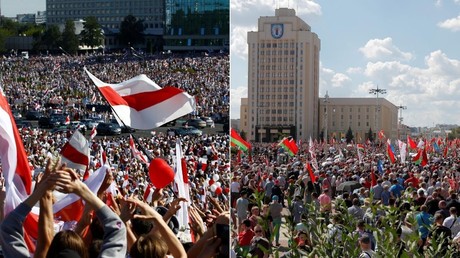 Manifestation d'opposants (à gauche) et de partisans d'Alexandre Loukachenko (à droite), le 16 août à Minsk.