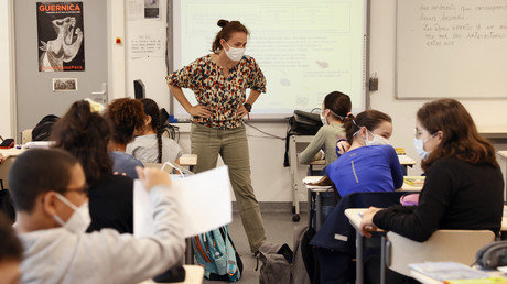 Une salle de classe en collège, à Boulogne-Billancourt, en juin 2020 (image d'illustration).