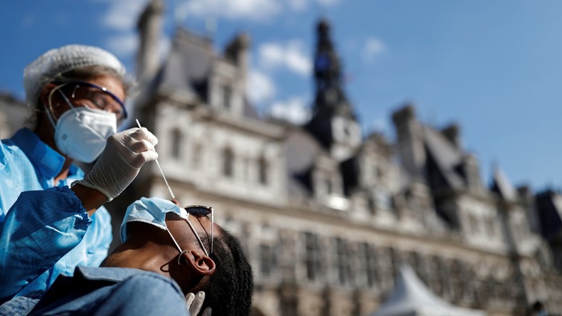 Covid-19 en France : près de 9 000 nouveaux cas détectés en 24 heures, un record