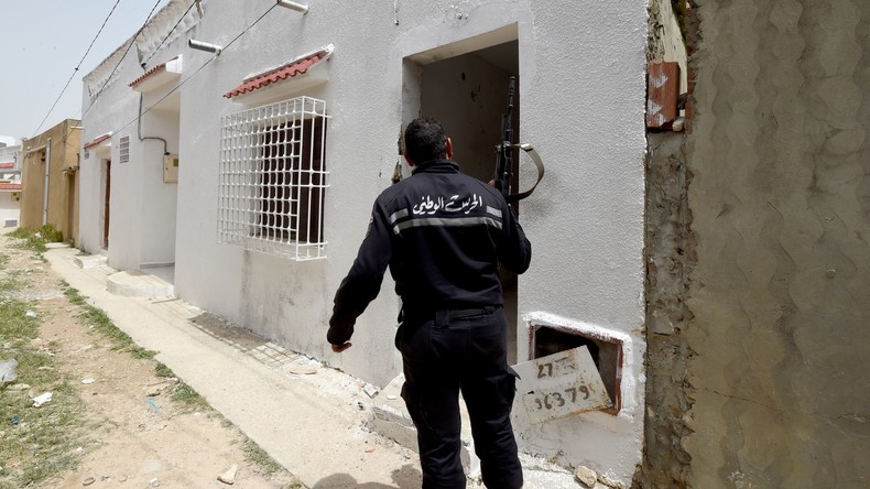 Tunisie : un membre de la Garde nationale tué dans une attaque au couteau, trois assaillants abattus
