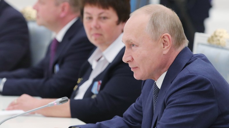 Comment vont-ils se «réchauffer» ? Poutine plaisante sur la politique anti-nucléaire des Allemands