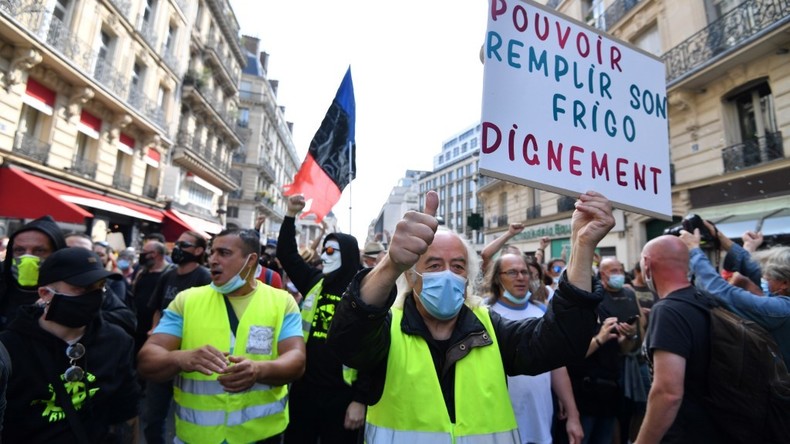 «Le président français aurait dû démissionner» : Loukachenko renvoie Macron aux Gilets jaunes