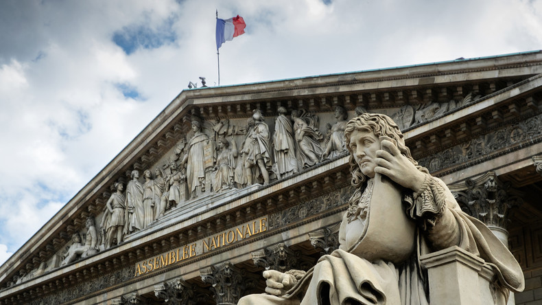 Le président du groupe LR à l'Assemblée déplore une France «plus fracturée que jamais»