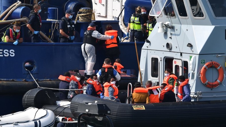 Migrants : Londres dénonce le «shopping» du droit d'asile et promet une accélération des reconduites