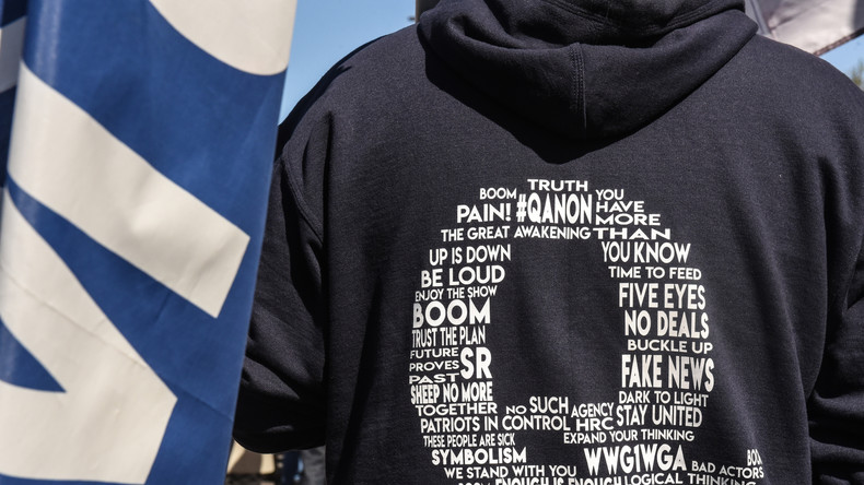 Facebook censure le mouvement pro-Trump QAnon