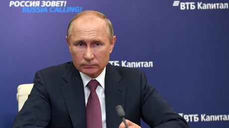 Le président de la Fédération russe Vladimir Poutine, lors du forum organisé à Moscou par la banque russe du commerce extérieur (VTB) le 29 octobre 2020.