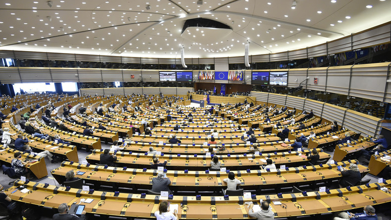 Veto sur le budget de l'EU : Berlin espère une solution rapide, Tusk veut exclure Orban du PPE
