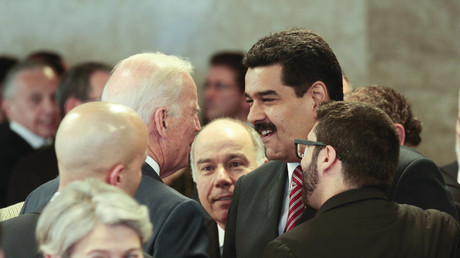 Nicolas Maduro discute avec Joe Biden lors de la cérémonie d'investiture de Dilma Rousseff à Brasilia (Brésil), le 1er janvier 2015 (image d'illustration).