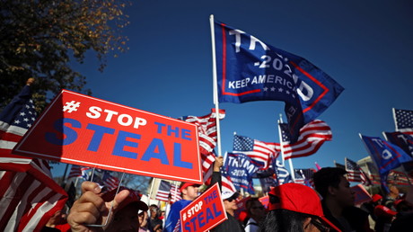 Les partisans du président américain Donald Trump participent à une manifestation sous le slogan «Arrêtez le vol», le 14 novembre 2020.