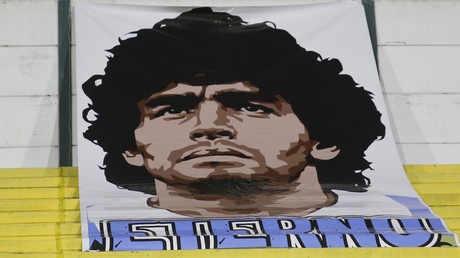 Une banderole de Diego Maradona dans les tribunes du stade Norberto Tomaghello, le 26 novembre 2020 (image d'illustration).