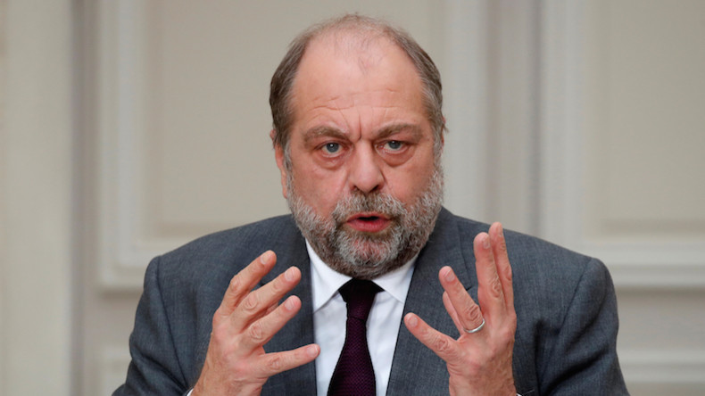 Selon Eric Dupond-Moretti, la haine en ligne pourrait bientôt être jugée en comparution immédiate