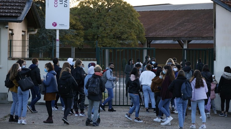 Insultes, menaces... : la principale du collège où enseignait Samuel Paty porte plainte