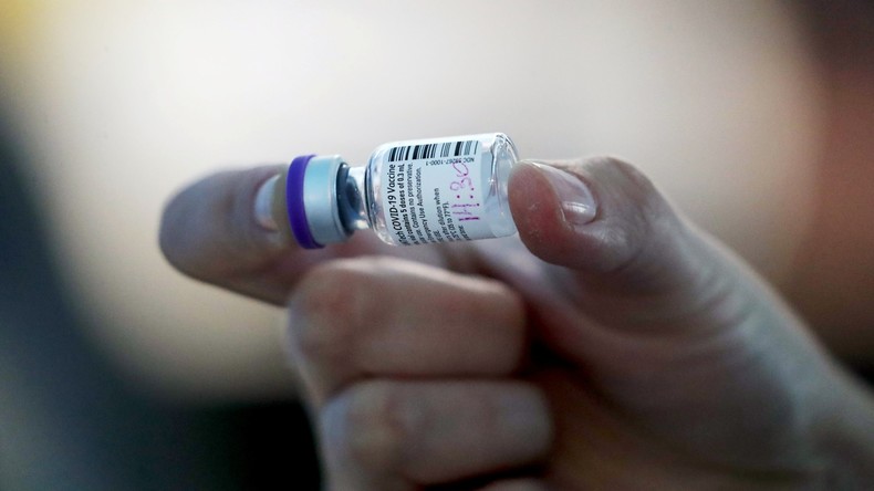 Covid-19 : les premières doses de vaccin Pfizer/BioNTech sont arrivées en France