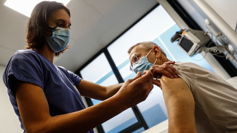 «Un scandale d'Etat» : le président de la région Grand Est dénonce la stratégie vaccinale