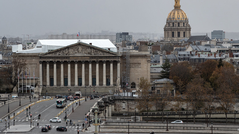 La dotation matérielle des députés augmentée de 15% par la questure de l'Assemblée nationale ?