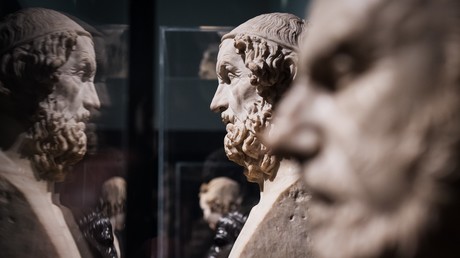 Des bustes en marbre du poète grec Homère et du philosophe Chrysippe de Soles, exposés au British Museum de Londres en mars 2015 (image d'illustration).
