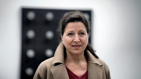 Agnès Buzyn fait campagne pour les municipales à Paris en mars 2020.