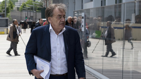 Alain Finkielkraut devant le tribunal de Paris, le 22 mai 2019 (image d'illustration)