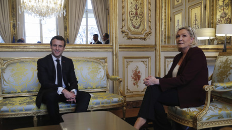 Le président de la République Emmanuel Macron et la présidente du Rassemblement national, Marine Le Pen.