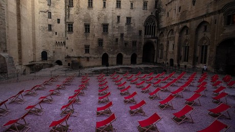Cour d'honneur du Palais des papes à Avignon en juillet 2020 (image d'illustration).