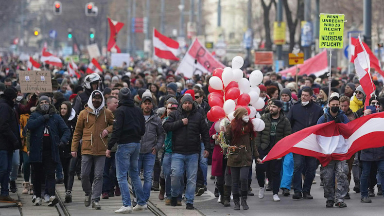 Les manifestations contre les mesures anti-Covid se multiplient